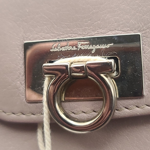 Salvatore Ferragamo wallet - Picture 6 of 17
